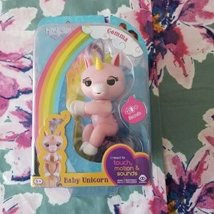 Authentic WowWee Fingerling Gemma